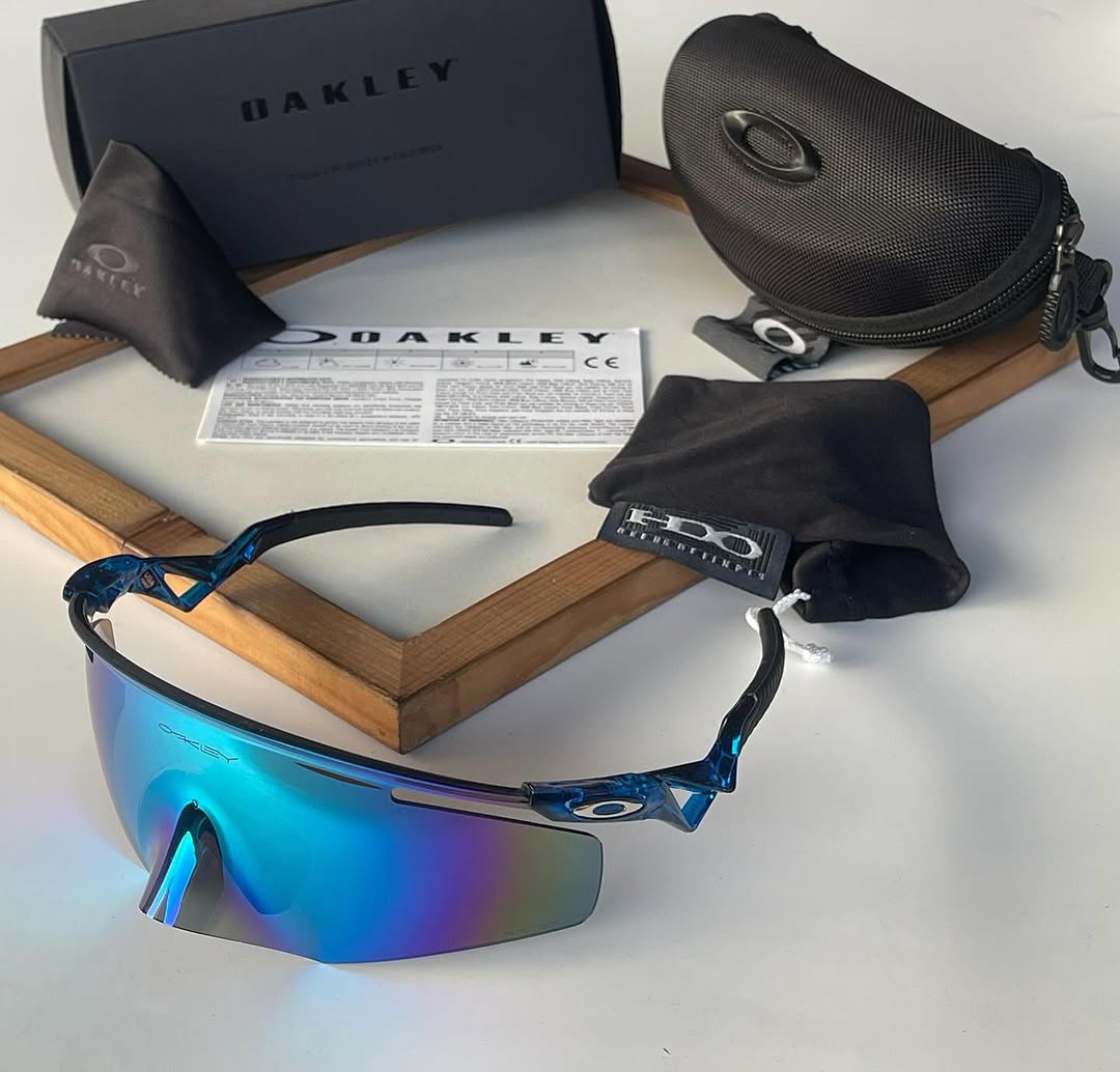 Oakley KATO QNTM UV protected Sport Sunglasses BLUE BLUE