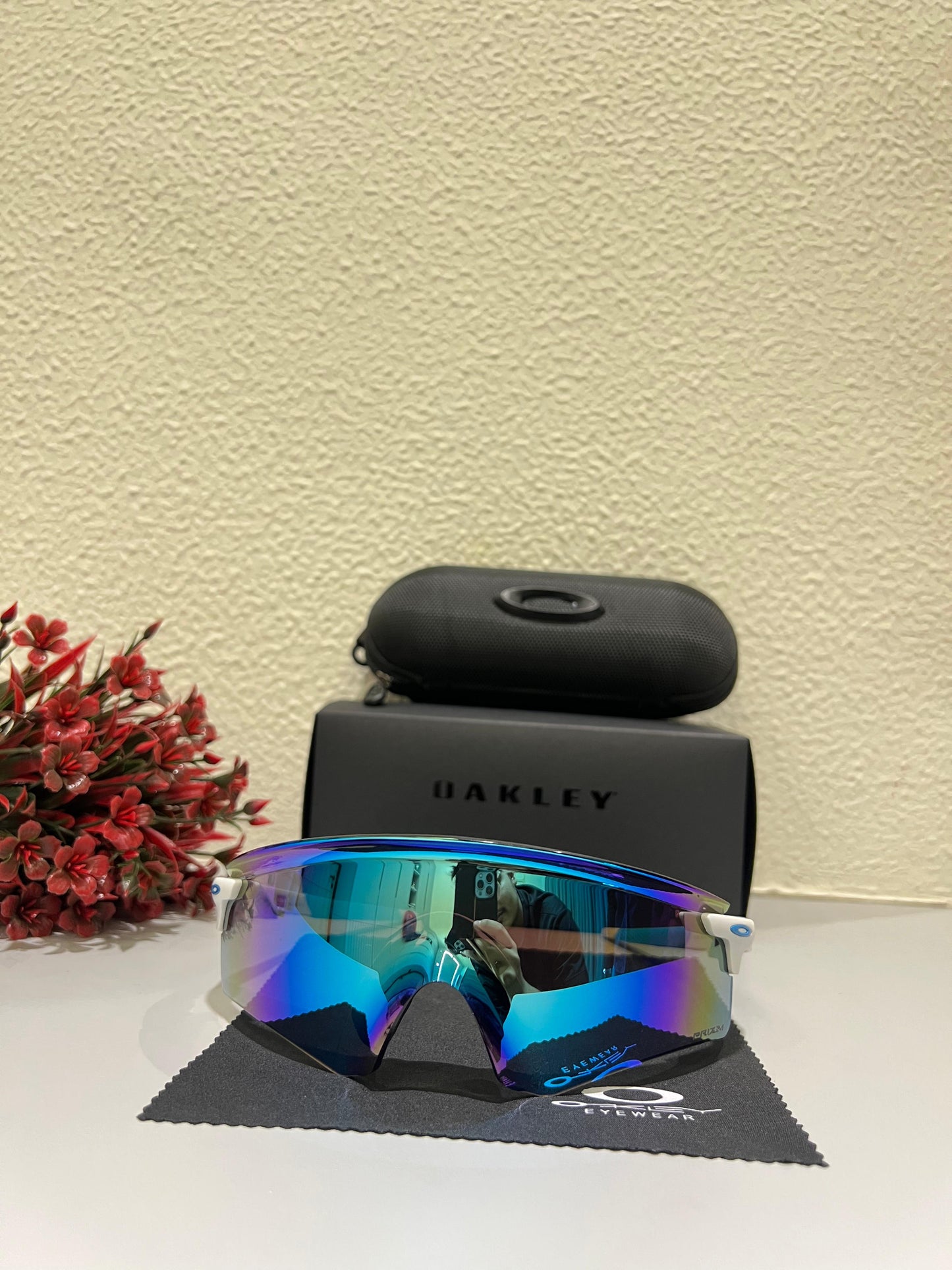 OAKLEY Encoder Sports Sunglasses ( Blue Prizm & white )