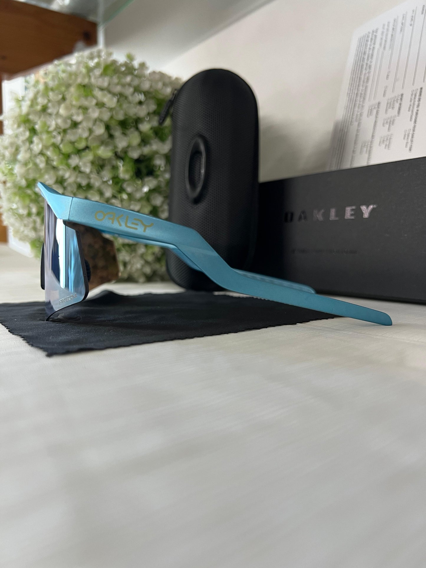 Oakley Hydra sport Sunglasses (METALLIC BLUE & GOLDAN) 🕶️