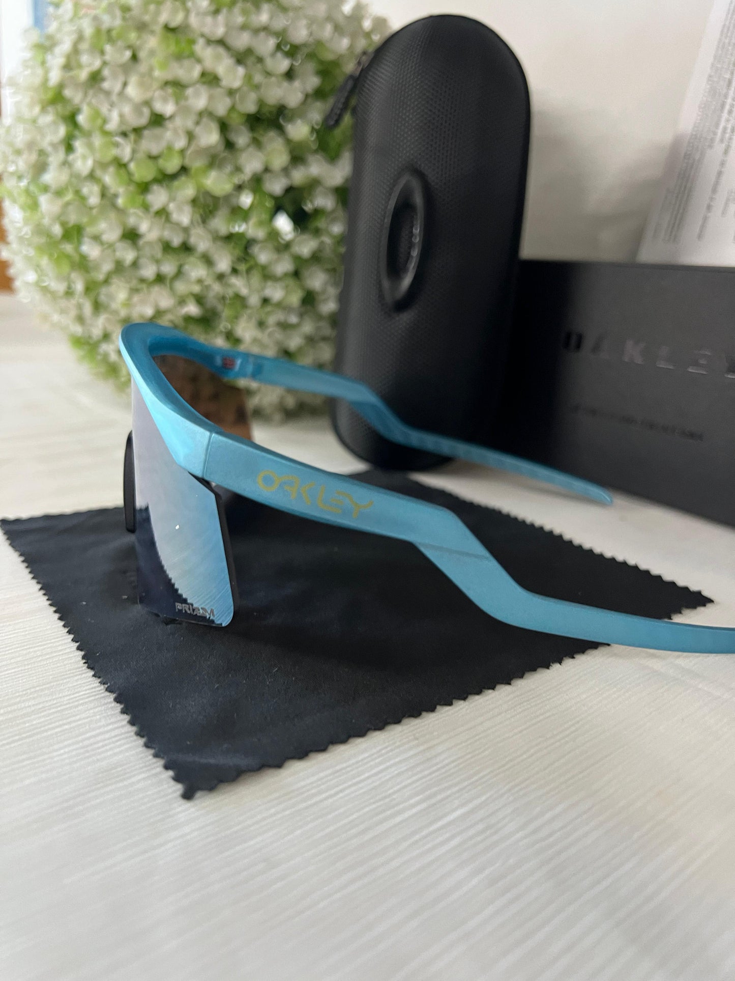Oakley Hydra sport Sunglasses (METALLIC BLUE & GOLDAN) 🕶️