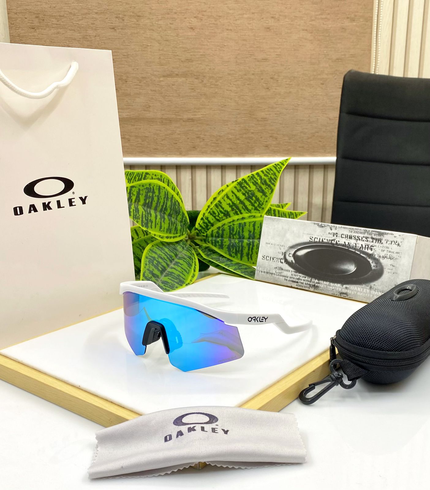 Oakley Hydra sport Sunglasses ( Black Blue )