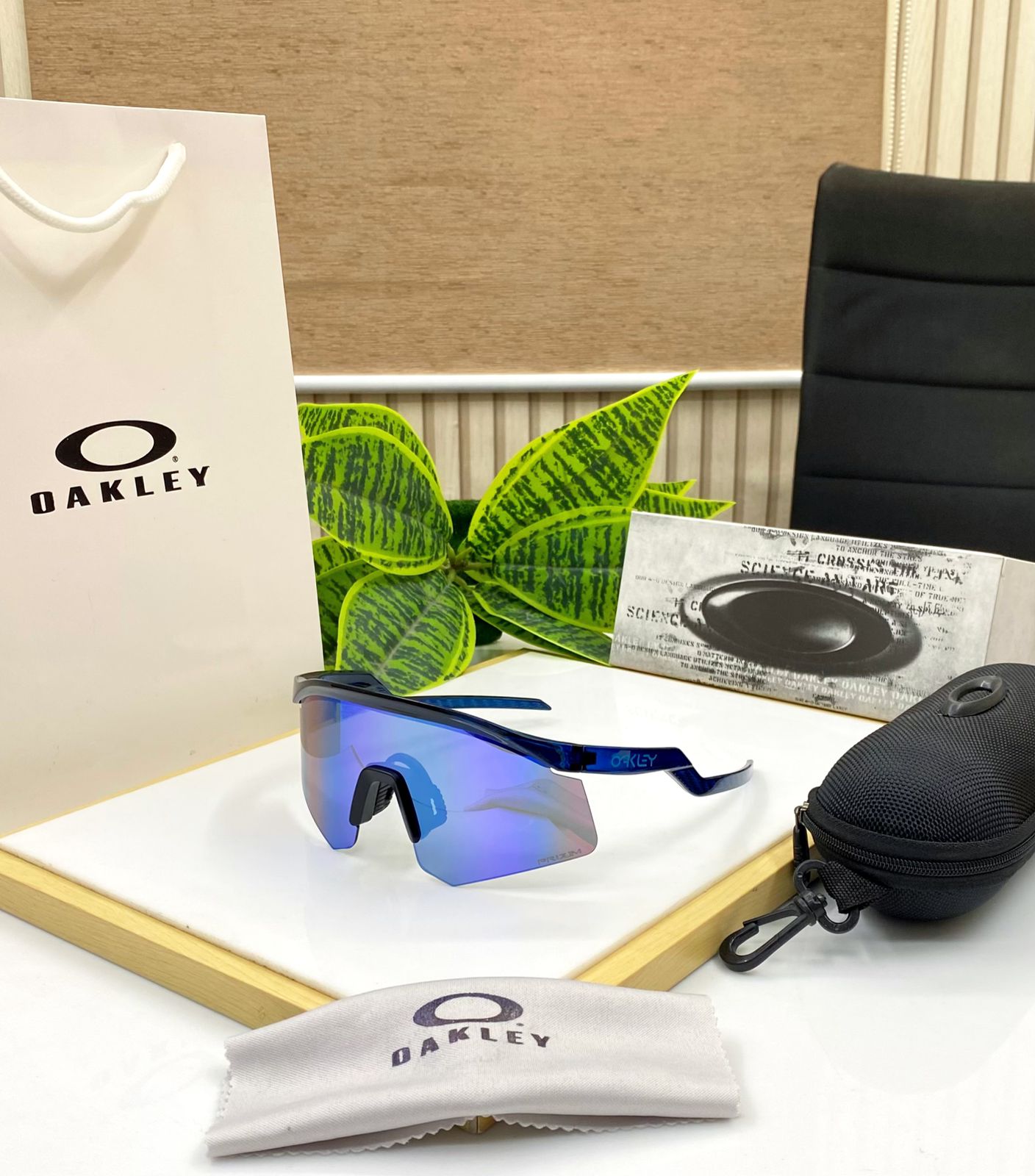 Oakley Hydra sport Sunglasses ( Black Blue )