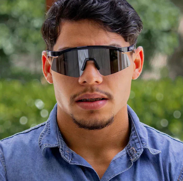 OAKLEY  Hydra Sports Sunglasses Silver Black Mirror Prizm UV-400 Sunglasses (Silver Black)
