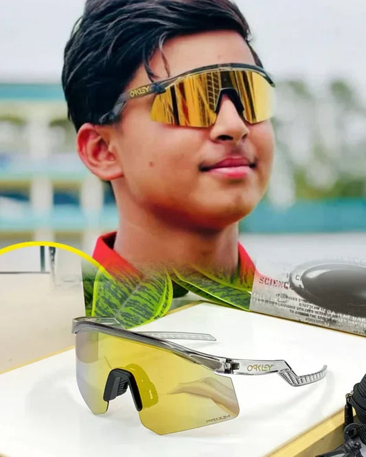 Oakley Hydra sport Sunglasses (BLACK TRANSPARANT& GOLDAN) 🕶️