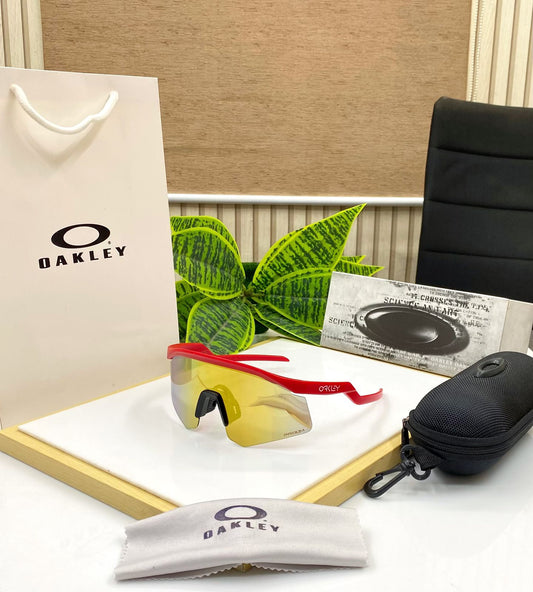 Oakley hydra UV protected Sport Sunglasses Red Golden