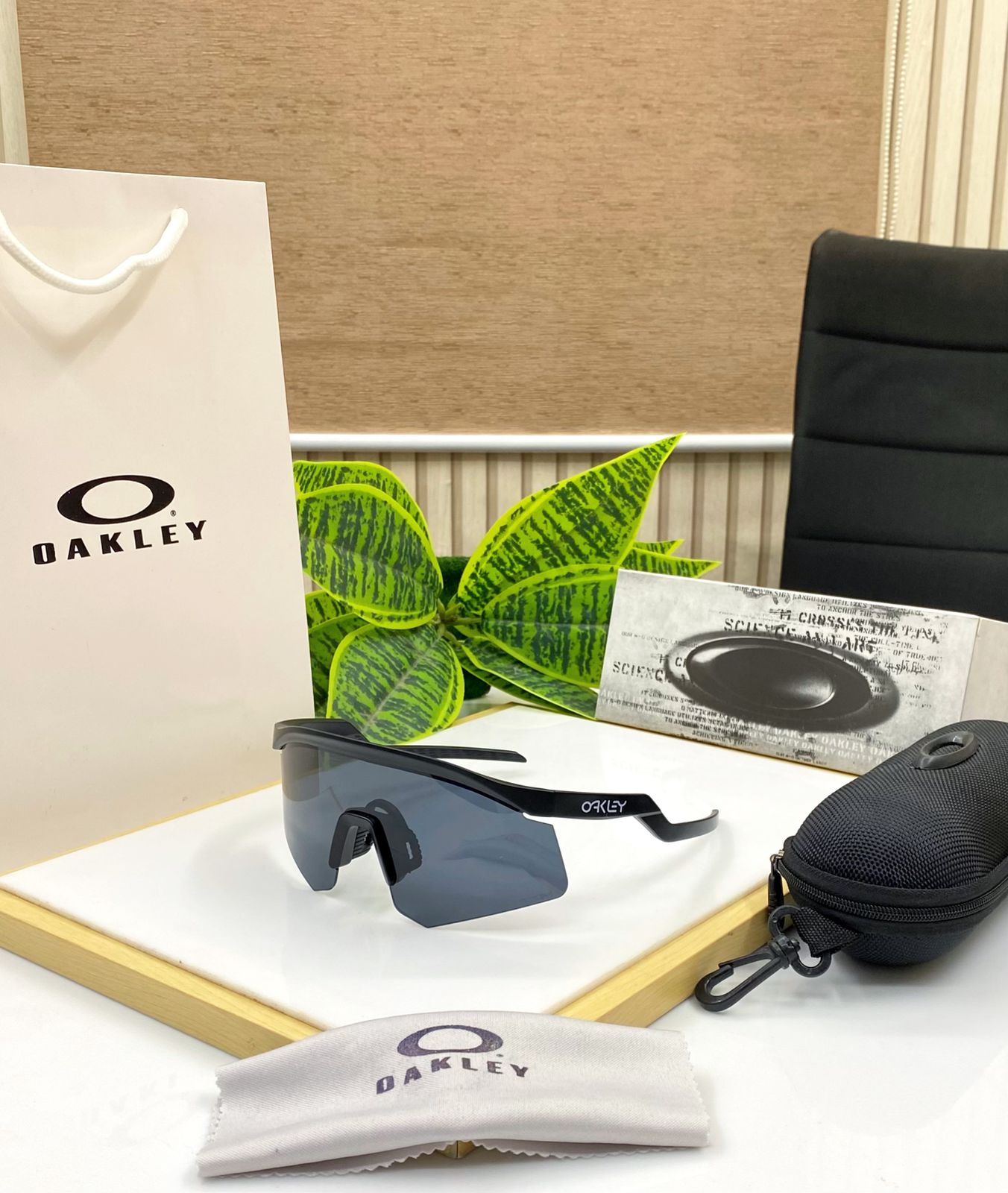 Oakley hydra UV protected Sport Sunglasses Black Black