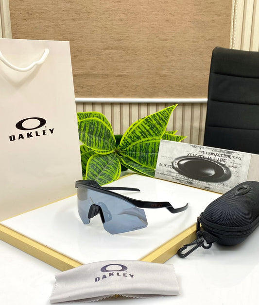 Oakley hydra UV protected Sport Sunglasses Black Silver