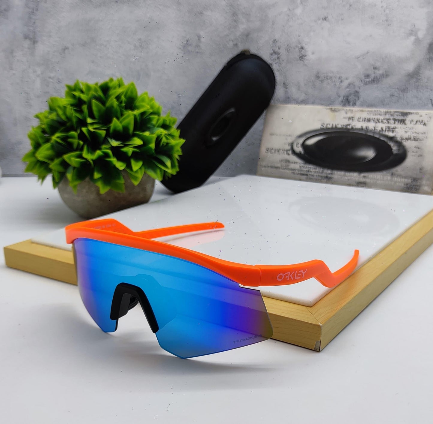 Oakley hydra UV protected Sport Sunglasses Orange Blue