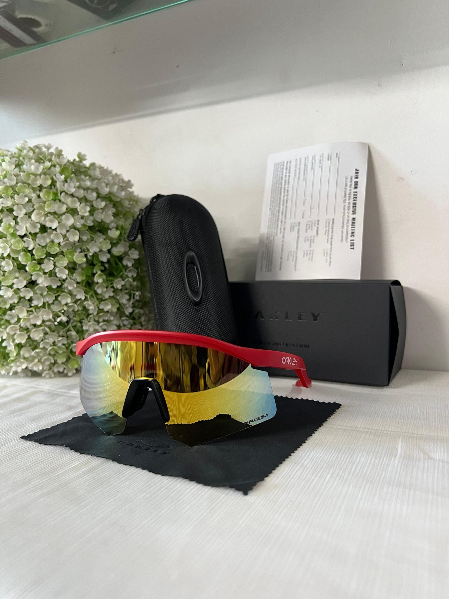 Oakley hydra UV protected Sport Sunglasses Red Golden