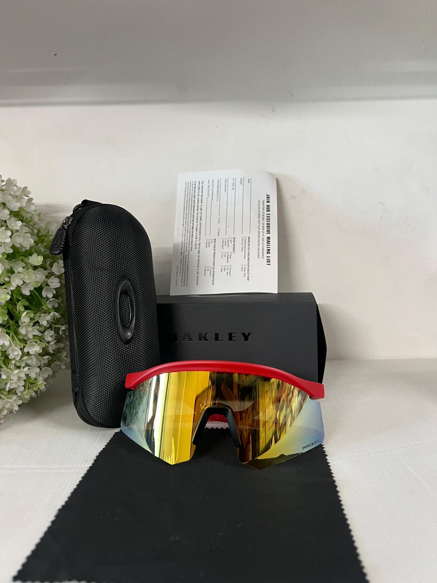 Oakley hydra UV protected Sport Sunglasses Red Golden