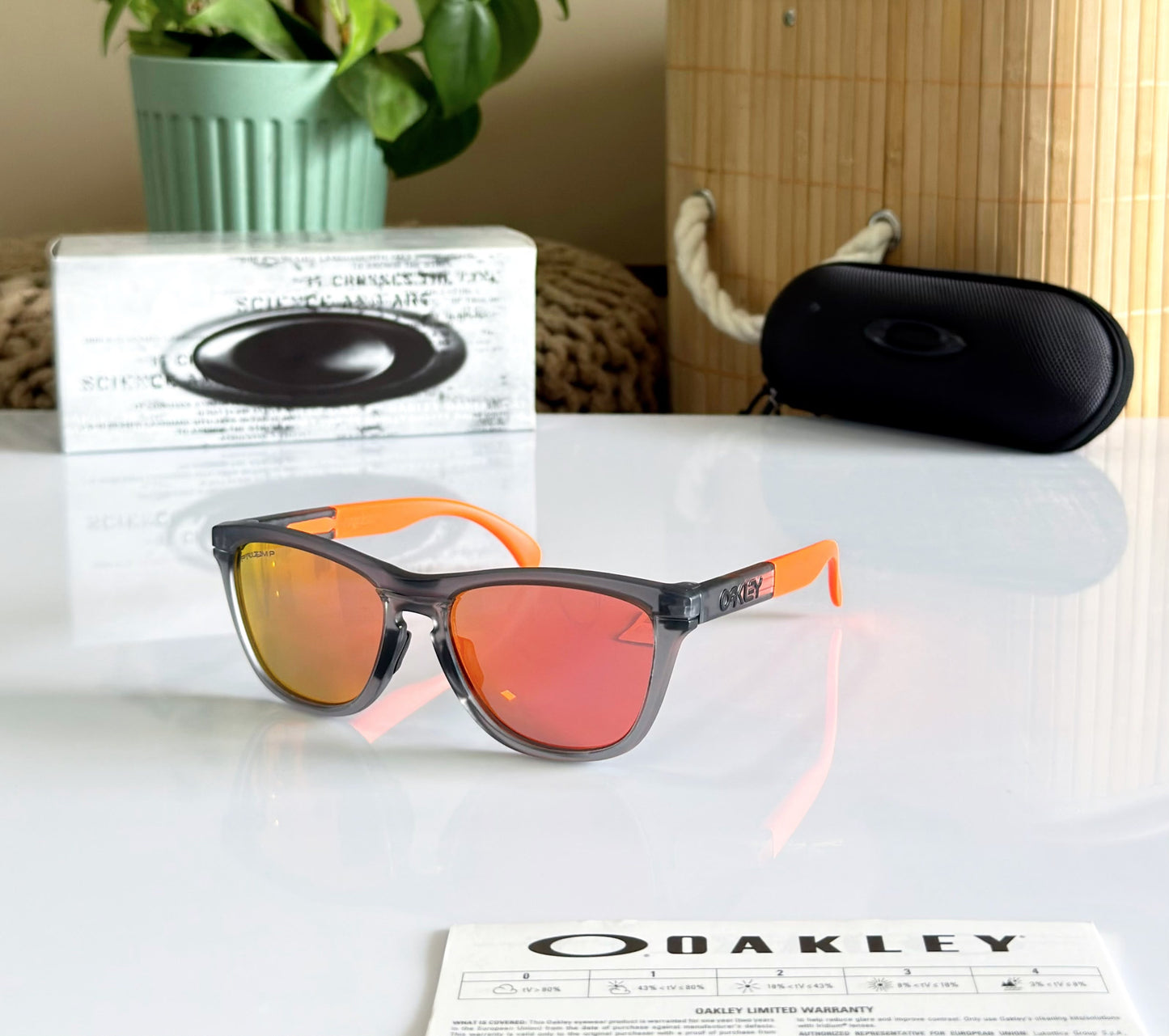 New Sports Fashion Sunglasses-FROG.S/GREY RED