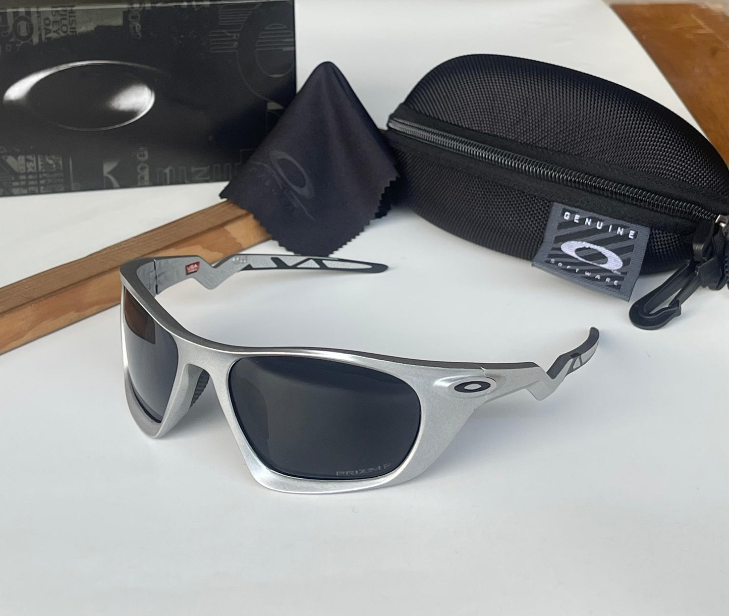New Sports Fashion Sunglasses 9431 SILVER CHROME (POLARIZED)